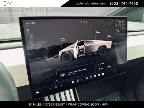 Used 2024 Tesla Cybertruck Cyberbeast AWD/4WD image 31