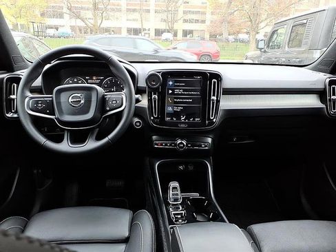 Used 2019 Volvo XC40 T5 Inscription AWD/4WD image 22