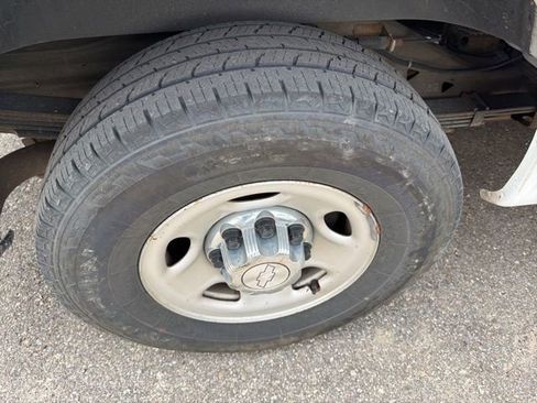 Used 2019 Chevrolet Express 3500 LT w/ LT Preferred Equipment Group RWD image 8