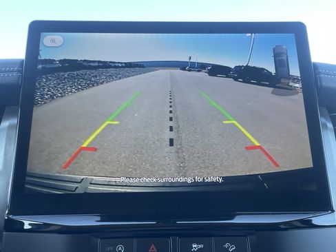 Used 2024 Ford Expedition XLT image 27