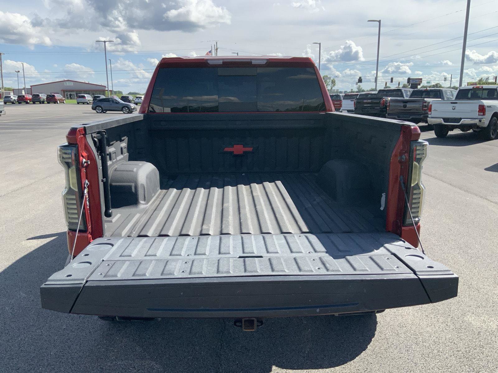 Used 2022 Chevrolet Silverado 1500 LTZ AWD/4WD image 9