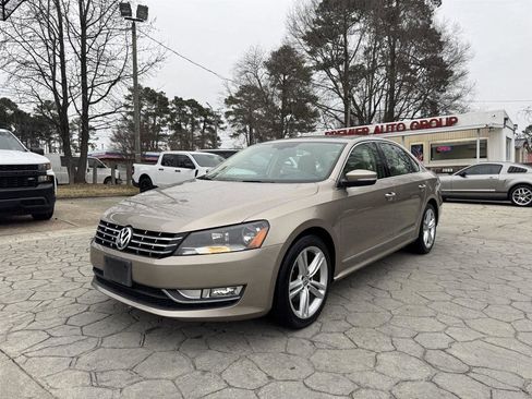 Used 2015 Volkswagen Passat TDI SEL Premium image 1