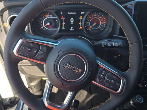 Used 2024 Jeep Wrangler Sahara w/ Technology Group image 8