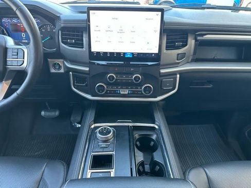 Certified 2023 Ford Expedition XLT image 16