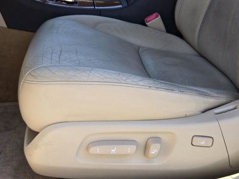 Used 2011 Lexus ES 350 FWD image 19