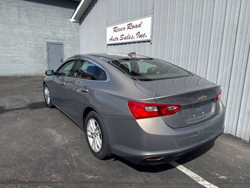 Used 2017 Chevrolet Malibu LT w/ Leather Package image 10