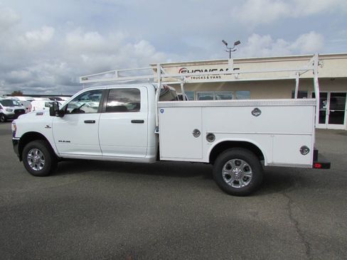 Used 2023 RAM 3500 Big Horn w/ Level 1 Equipment Group image 14