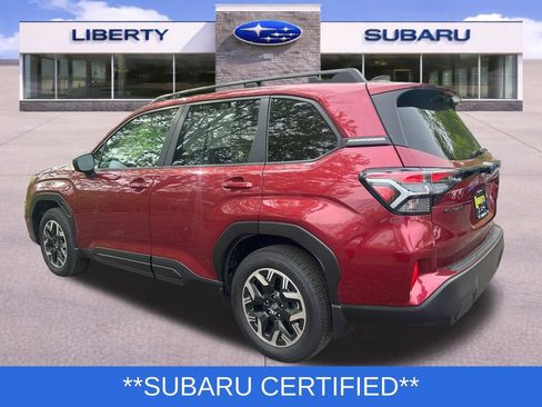 Used 2025 Subaru Forester Premium AWD/4WD image 4
