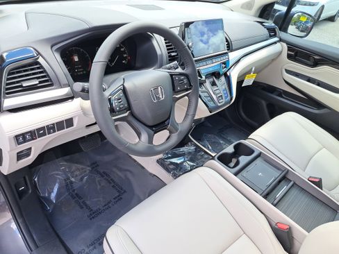 New 2026 Honda Odyssey Touring image 16