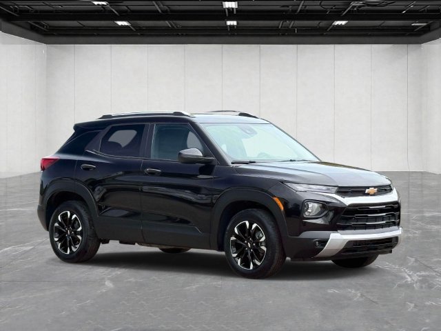 Used 2023 Chevrolet TrailBlazer LT w/ Convenience Package AWD/4WD image 3