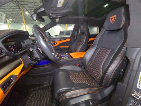 Used 2022 Lamborghini Urus image 5