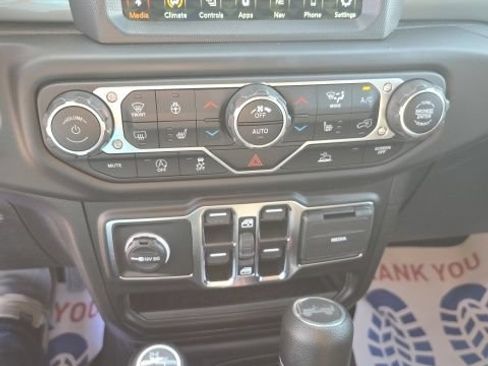 Used 2023 Jeep Wrangler Unlimited Sahara w/ Cold Weather Group AWD/4WD image 19