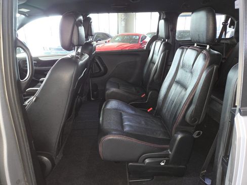 Used 2017 Dodge Grand Caravan GT FWD image 19