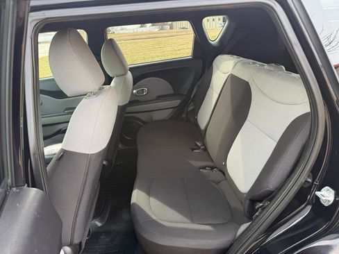Used 2015 Kia Soul image 16