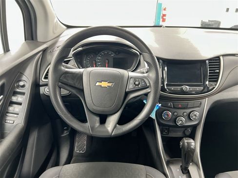 Used 2019 Chevrolet Trax LS image 11