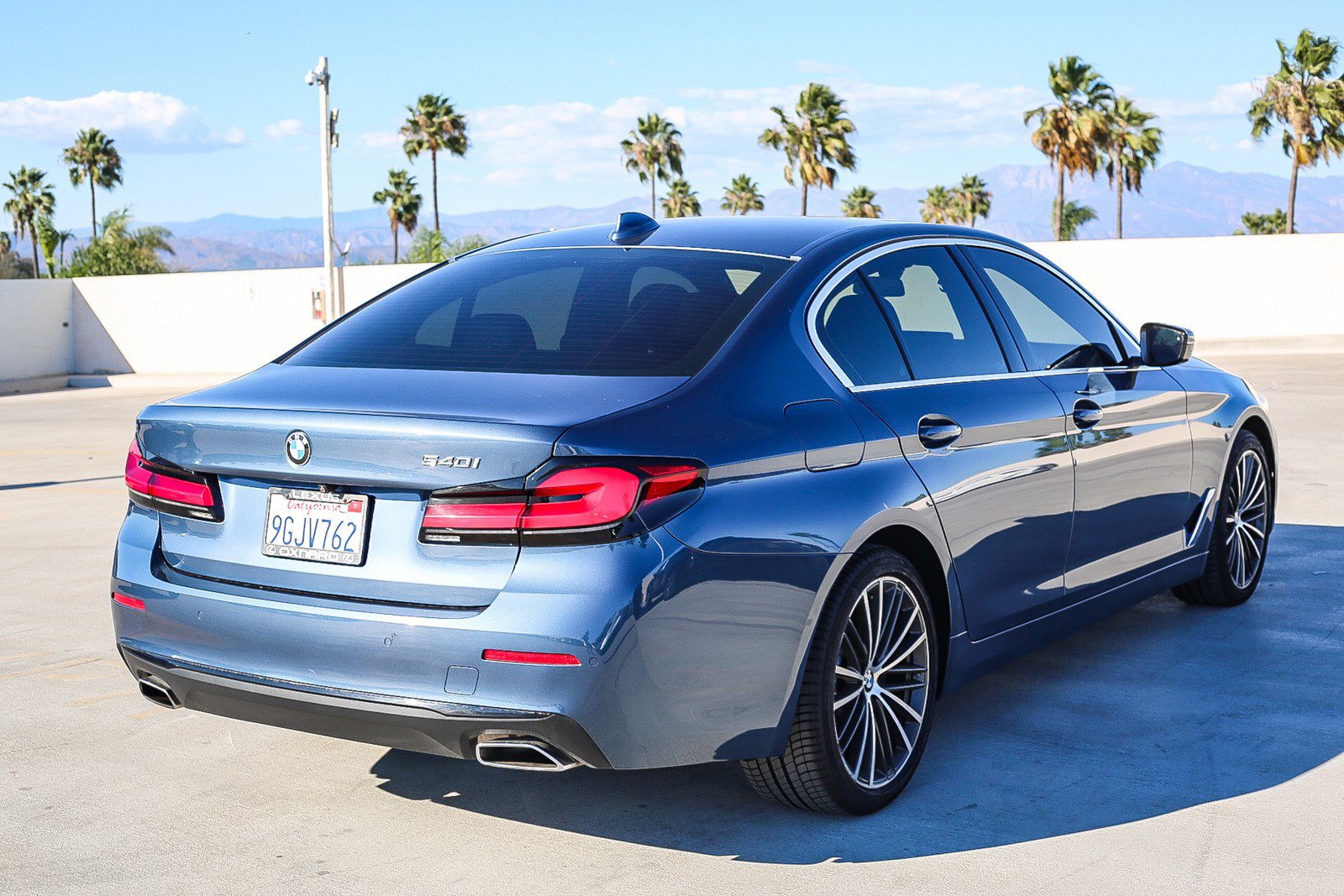 Used 2023 BMW 540i w/ Premium Package RWD image 7