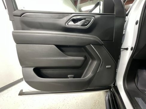 Used 2022 GMC Yukon SLT w/ SLT Premium Package image 23