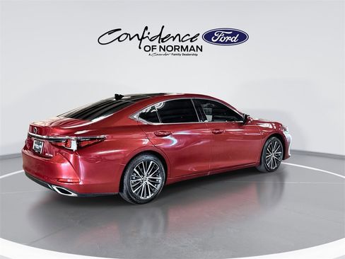 Used 2024 Lexus ES 350 Premium image 9