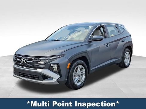 Used 2025 Hyundai Tucson SE image 4