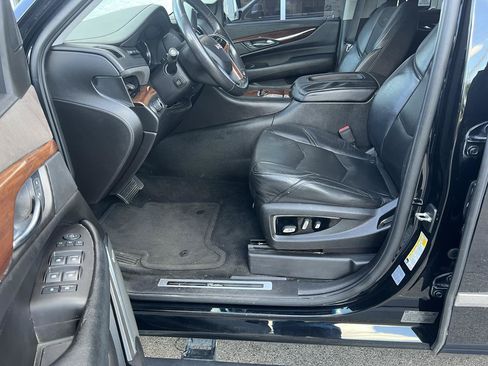 Used 2016 Cadillac Escalade Premium RWD image 12