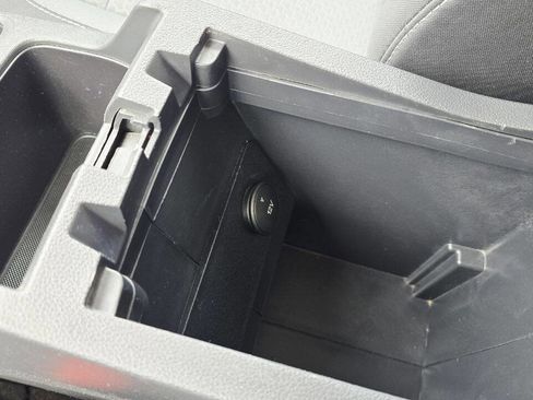 Used 2018 Ford Escape SE image 22