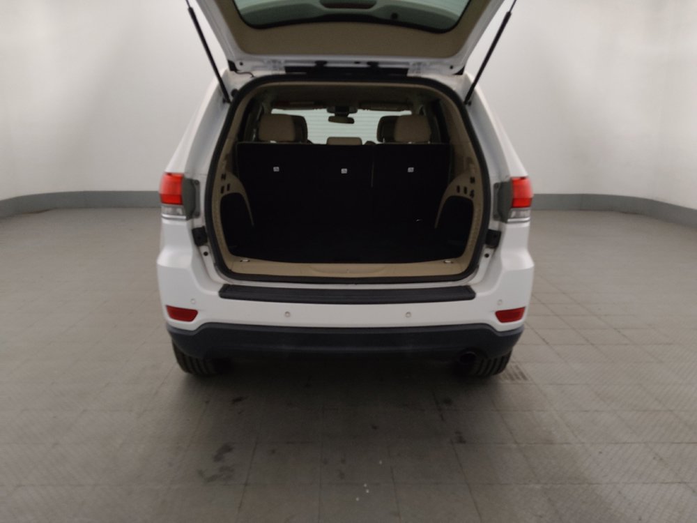 Used 2018 Jeep Grand Cherokee Laredo AWD/4WD image 29