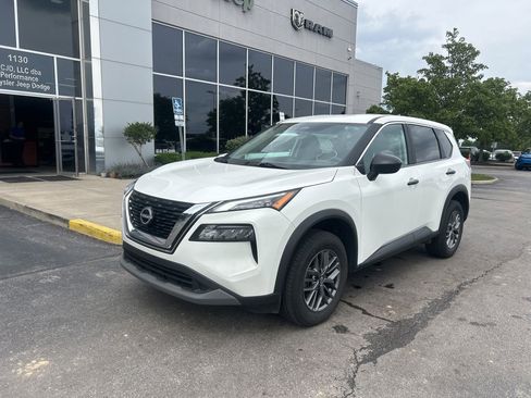 Used 2023 Nissan Rogue S AWD/4WD image 7