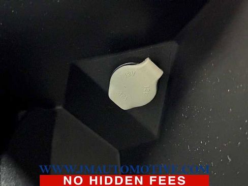 Used 2017 Chevrolet Traverse LT w/ Style and Technology Package image 38