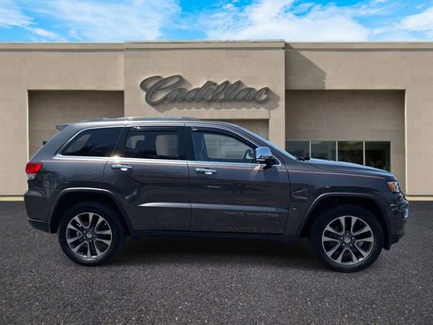 Used 2018 Jeep Grand Cherokee Limited image 2