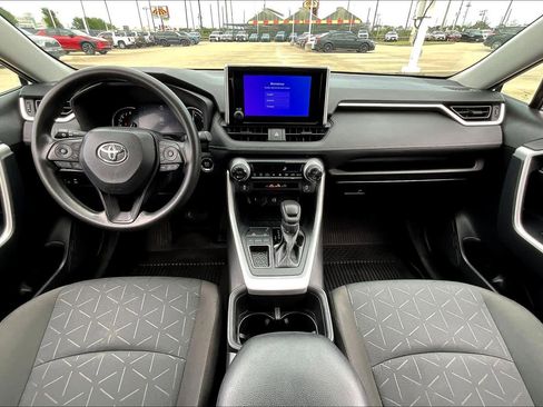 Used 2024 Toyota RAV4 XLE w/ Convenience Package image 16