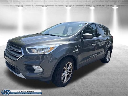 Used 2019 Ford Escape SE FWD image 3