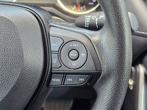 Used 2021 Toyota RAV4 XLE FWD image 38