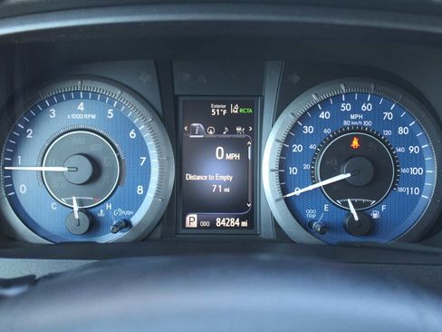 Used 2020 Toyota Sienna XLE w/ XLE Navigation Package image 16