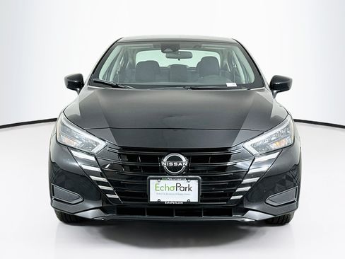 Used 2025 Nissan Versa SV FWD image 2
