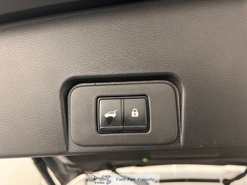 Used 2025 Nissan Rogue SV AWD/4WD image 32