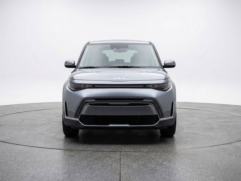 Used 2025 Kia Soul LX w/ LX Technology Package FWD image 2