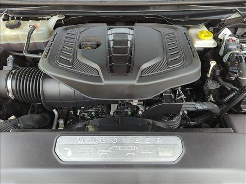 Used 2024 Jeep Wagoneer L Series II RWD image 23