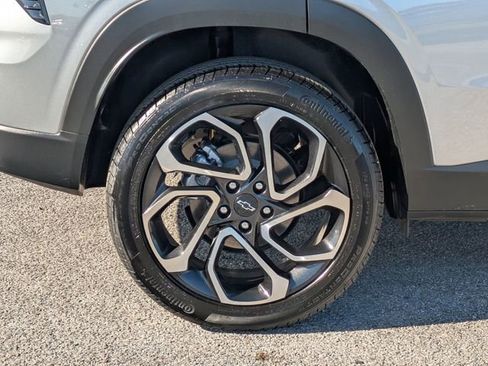 Used 2025 Chevrolet Trax RS w/ Driver Confidence Package image 12