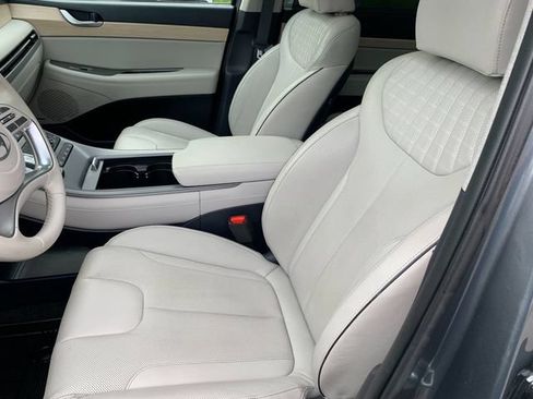 Used 2024 Hyundai Palisade Limited AWD/4WD image 18