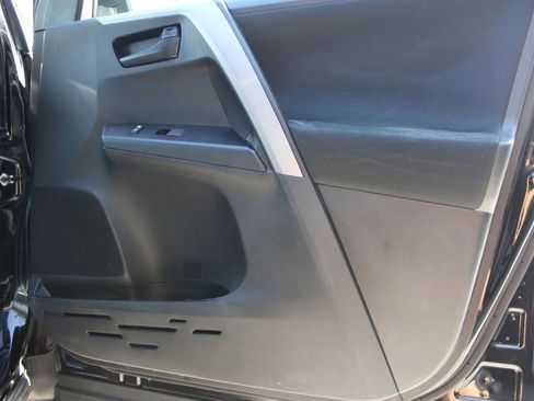 Used 2018 Toyota RAV4 LE w/ All Weather Liner Package FWD image 8
