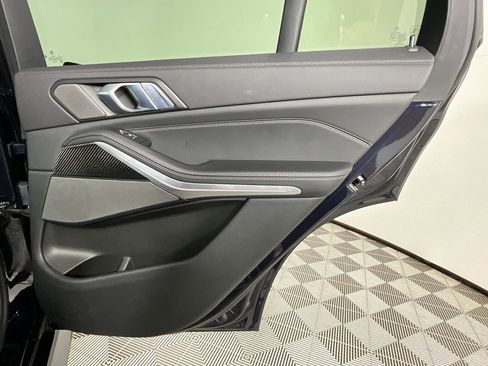 Used 2022 BMW X5 M50i image 24