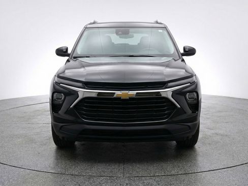 Used 2025 Chevrolet TrailBlazer LT image 2