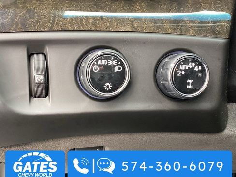Used 2019 Cadillac Escalade ESV Platinum image 35