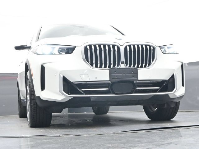 Certified 2024 BMW X5 xDrive40i w/ Parking Assistance Package AWD/4WD image 41