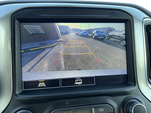 Used 2021 Chevrolet Silverado 1500 LT Trail Boss w/ Convenience Package II image 11