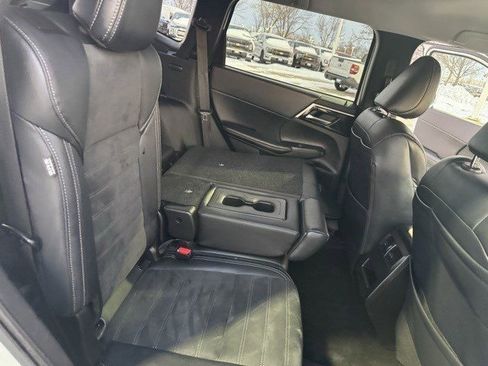 Used 2024 Mitsubishi Outlander SE image 31