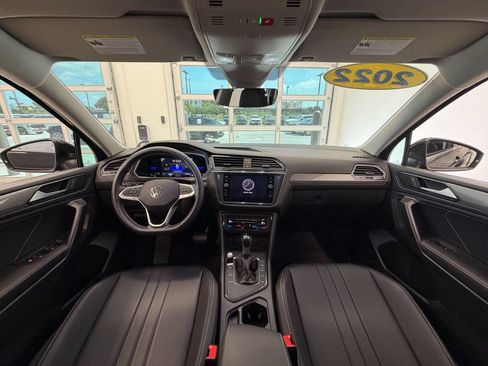 Used 2023 Volkswagen Tiguan SE FWD image 17