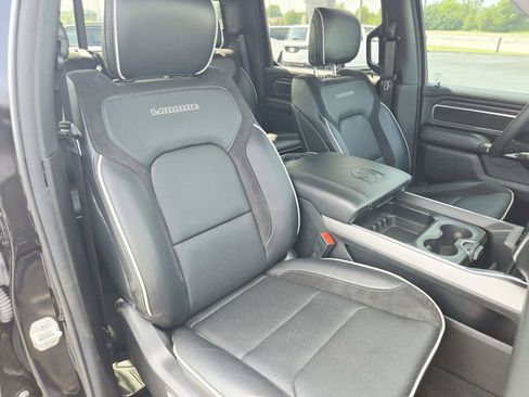 Used 2025 RAM 1500 Laramie AWD/4WD image 16