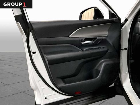 Certified 2025 Toyota Grand Highlander AWD image 22