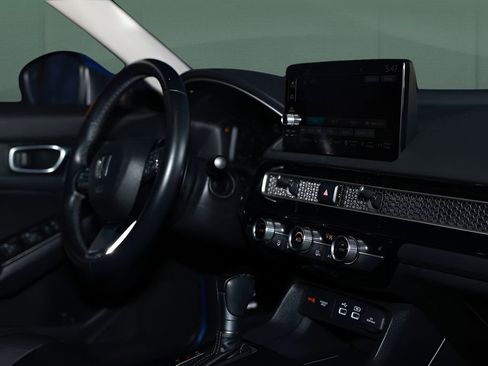 Used 2023 Honda Civic Touring image 18